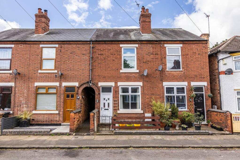 Traditional Quiet Townhouse With Two Bedrooms And Private Garden Great For Airport Crew And Professionals Long Eaton